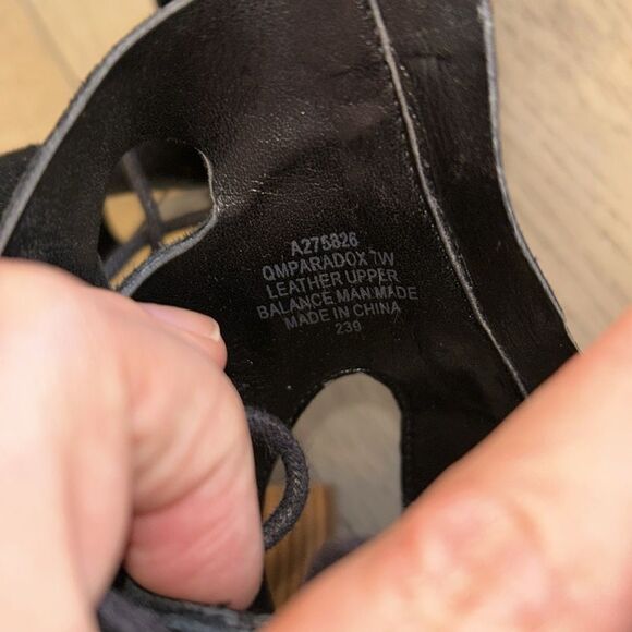 MARC FISHER SUEDE PARADOX GLADIATOR SANDAL BLACK SIZE 7 WIDE EEEUC - Picture 9 of 10